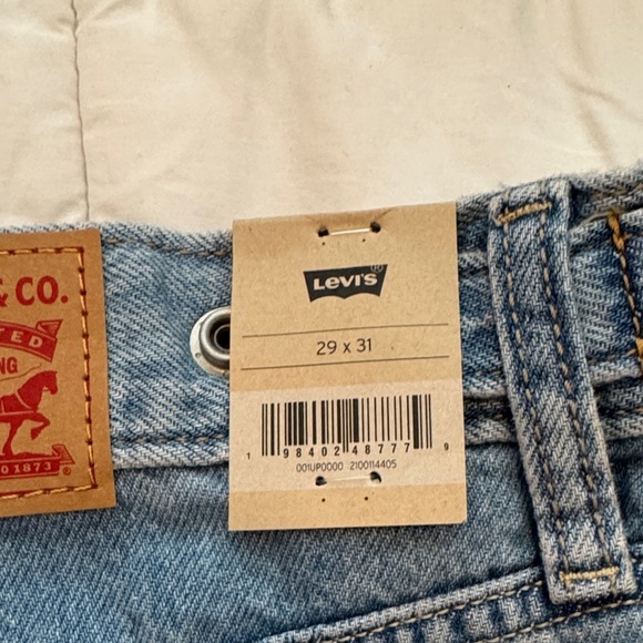 Levi's Classic Blue Relaxed Women’s Jeans - Picture 4 of 5